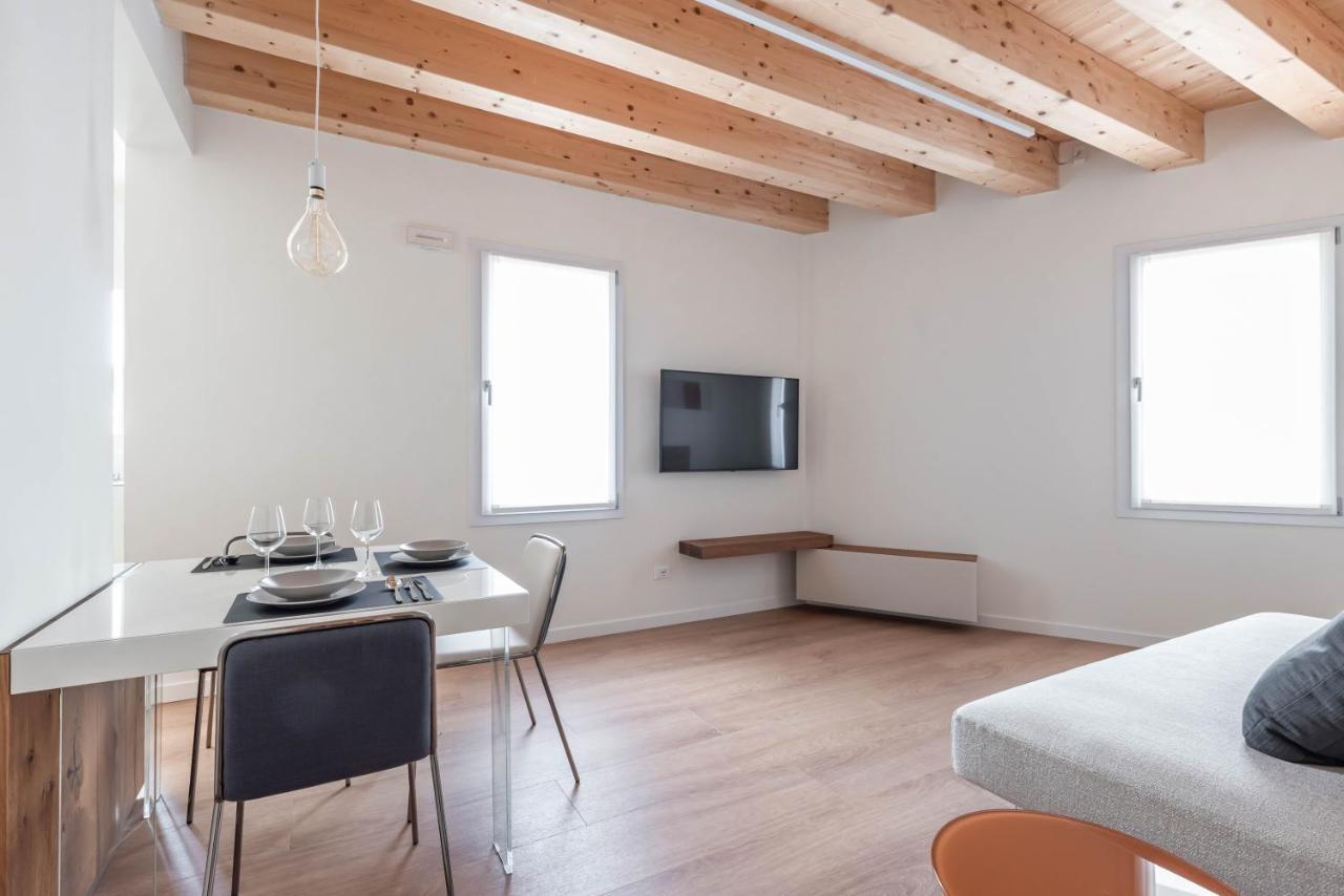 Palazzo '900 Design Flats - Il Poeta Apartment ปาโดวา ภายนอก รูปภาพ